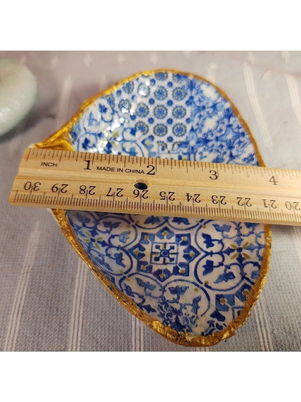 DECOUPAGE CLAM SHELL DECOUPAGE BLUE PATTERN ON A CLAM SHELL TRINKET DISH - Picture 10 of 11